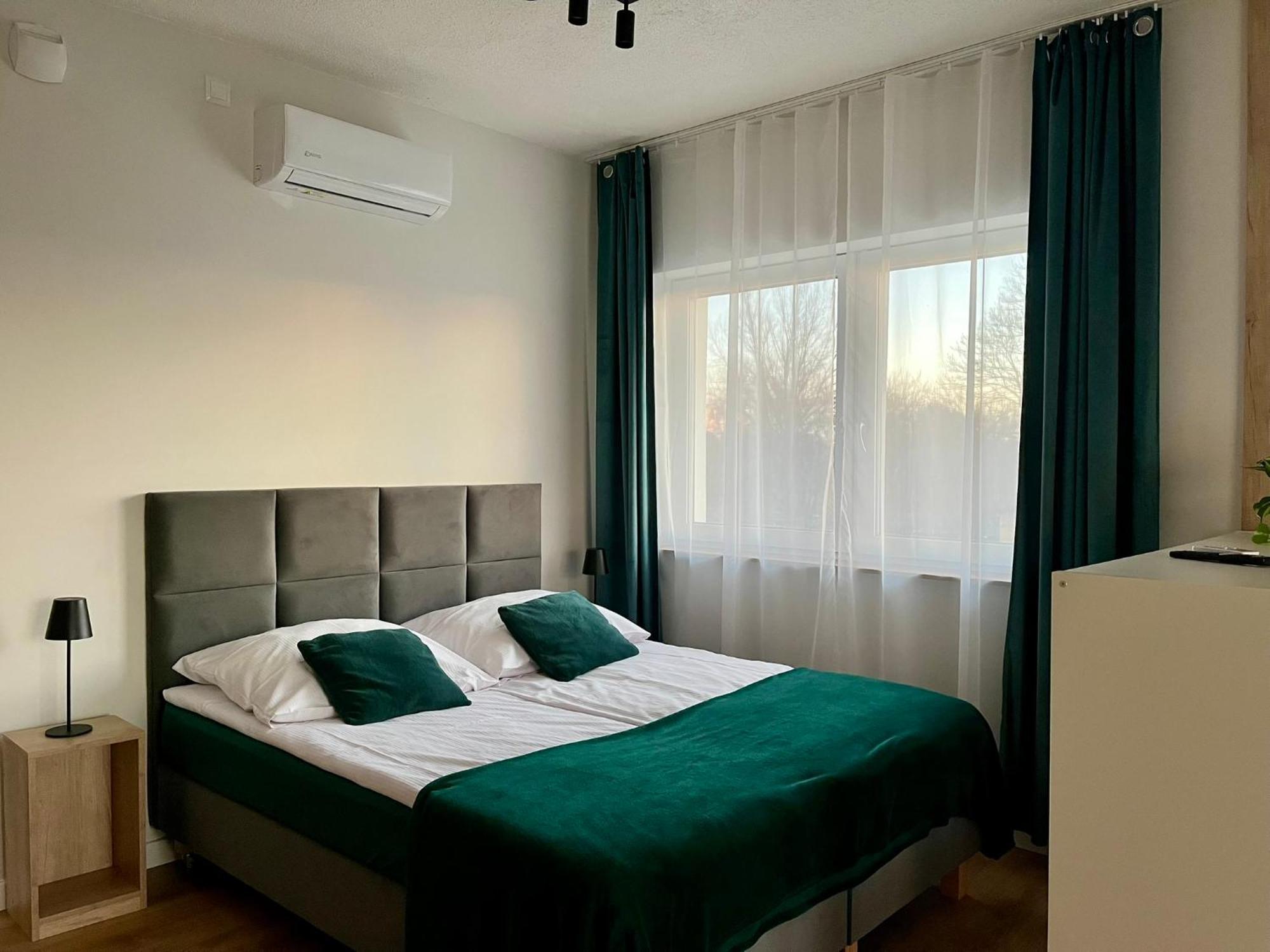 Apartamenty Na Wzgorzu Insko Exterior photo